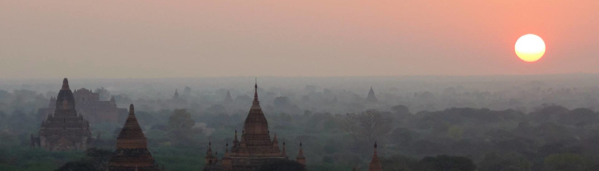 Wschód słońca w Bagan